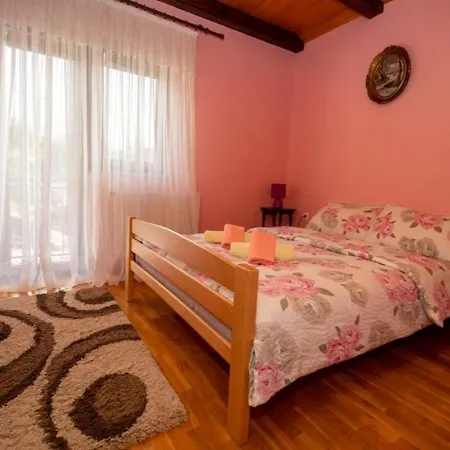 Apartment Lana