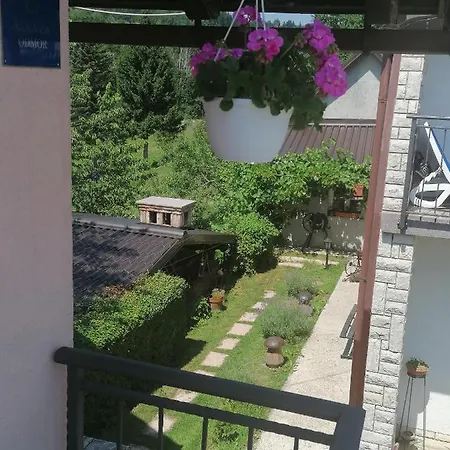 Lana Apartment *